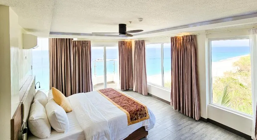 Serenity Beach Hotel - Image 1