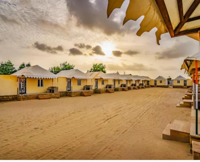 Royal exotic luxury desert camp - Image 1