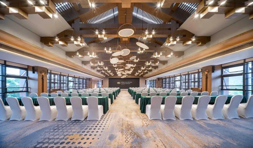 XICHANG JOYHUB AIR HOTEL - Image 1