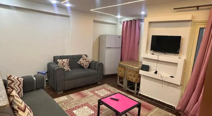 بدر العمدة - شارع محمد نجيب الرئيسي - Image 1