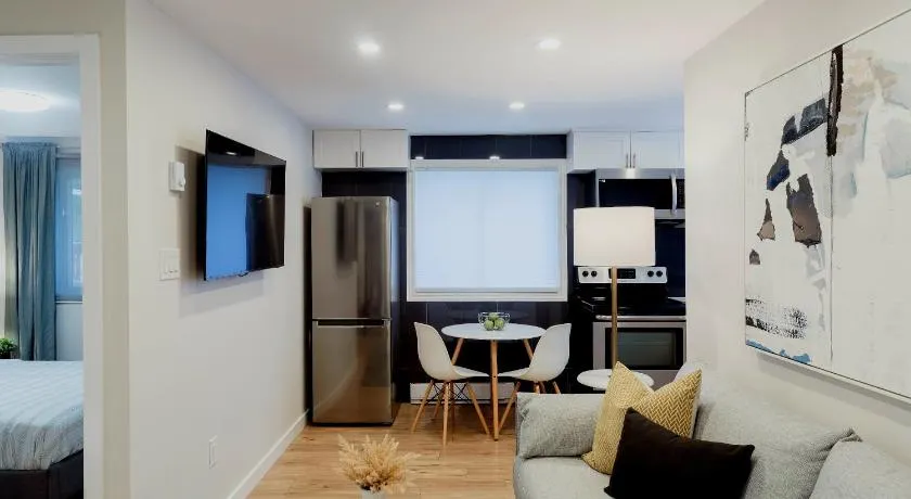 Modern, Luxurious Apartment near Downtown Ottawa - Image 1