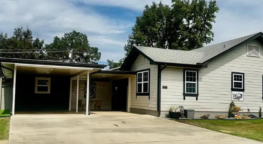 Hugo Cozy Cottage - Image 1