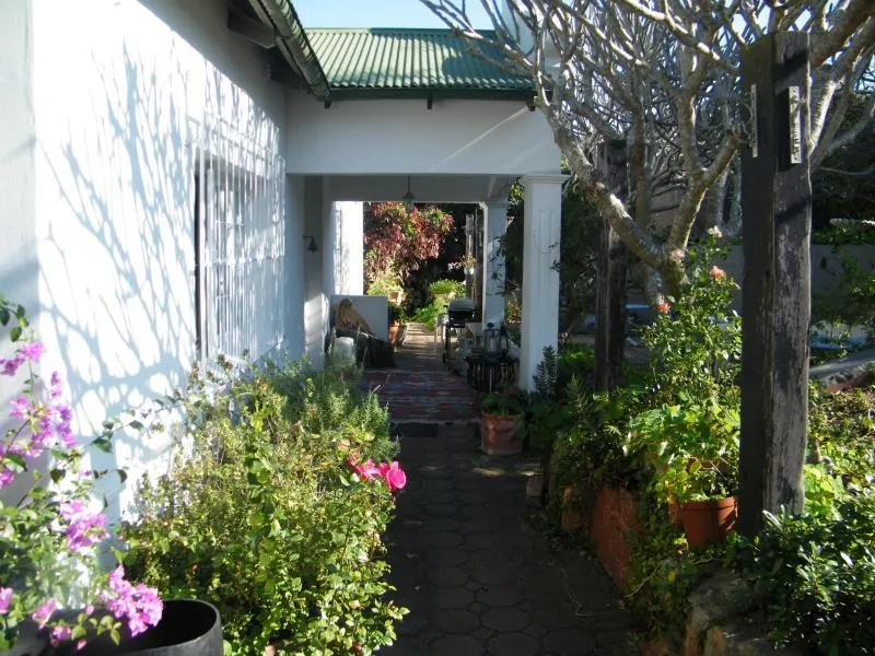 Valley Guest House - Image 1