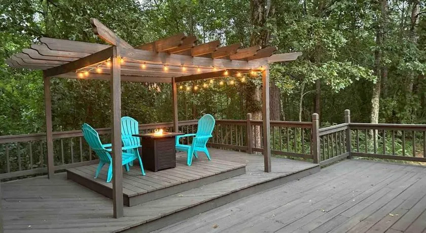 Cottage at JP Coleman - Image 1