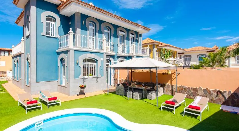 VILLA MELYNA Private Heated Pool - Image 1