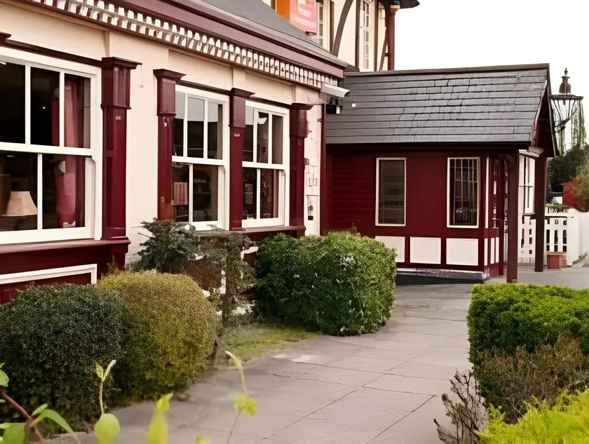 Toby Carvery Old Windsor by Innkeeper's Collection - Image 1