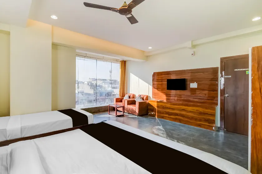 Hotel O by OYO Malani Inn - Image 1