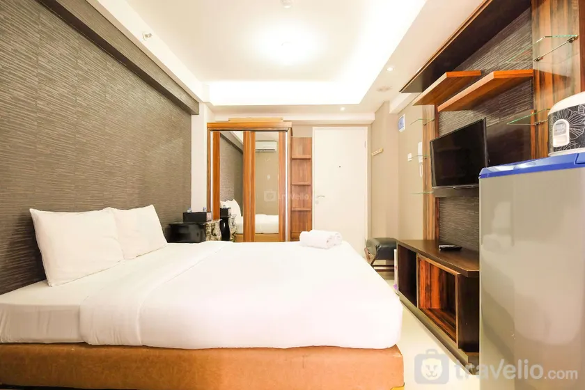 Simple Studio Bassura City Apartment By Travelio - Image 1