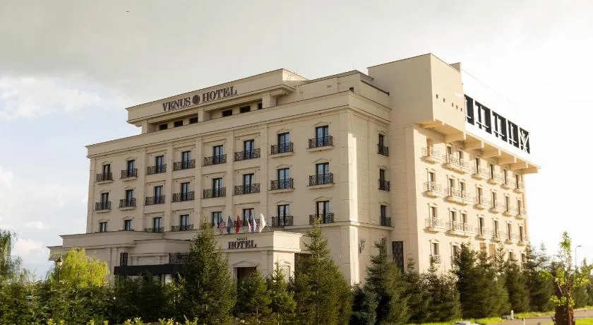 Venus Hotel - Image 1
