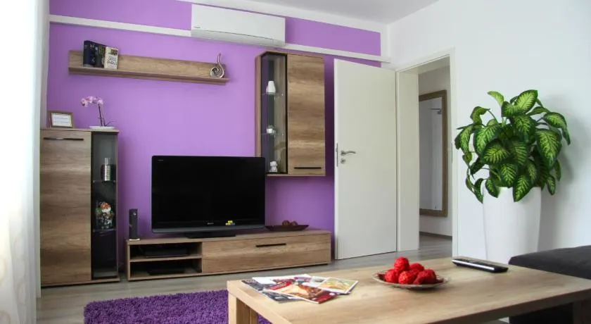Geräumige 4 Zimmer Wohnung an den Kaiserthermen - Image 1