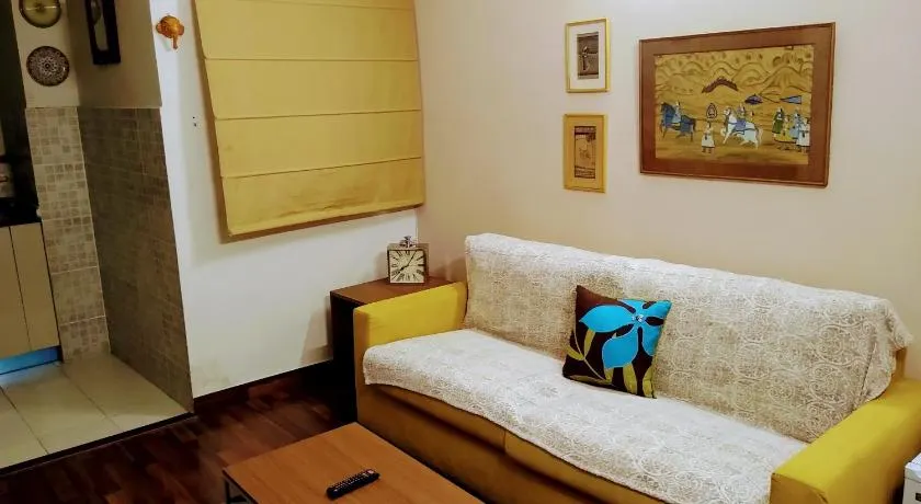 Independent Charming Studio with balcony Urban view - Image 1
