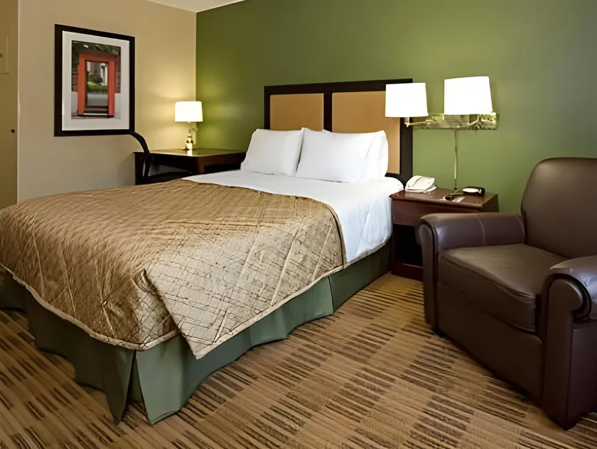 Studio 6 Corporate Extended Stay Rochester Henrietta NY - Image 1