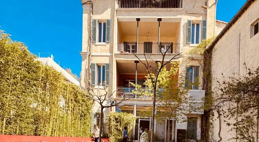 Le Domino Chambres d'Hôtes et Restaurant - Image 1