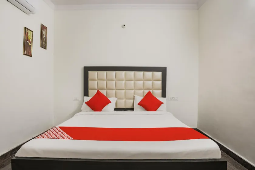 OYO Saurav Villa - Image 1