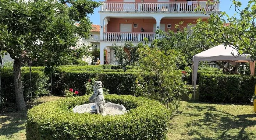 Guesthouse Mira - Image 1