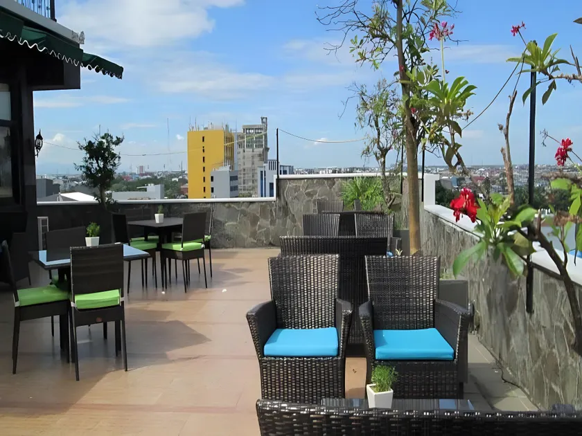 Kenari Tower Hotel - Image 1