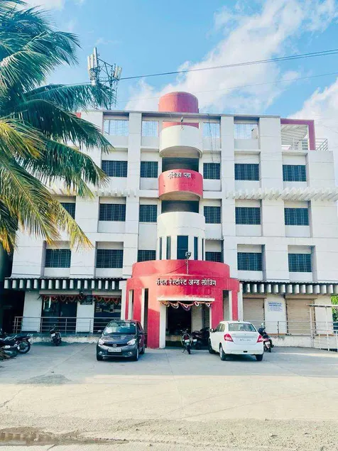 Hotel Royal Lodging - Image 1