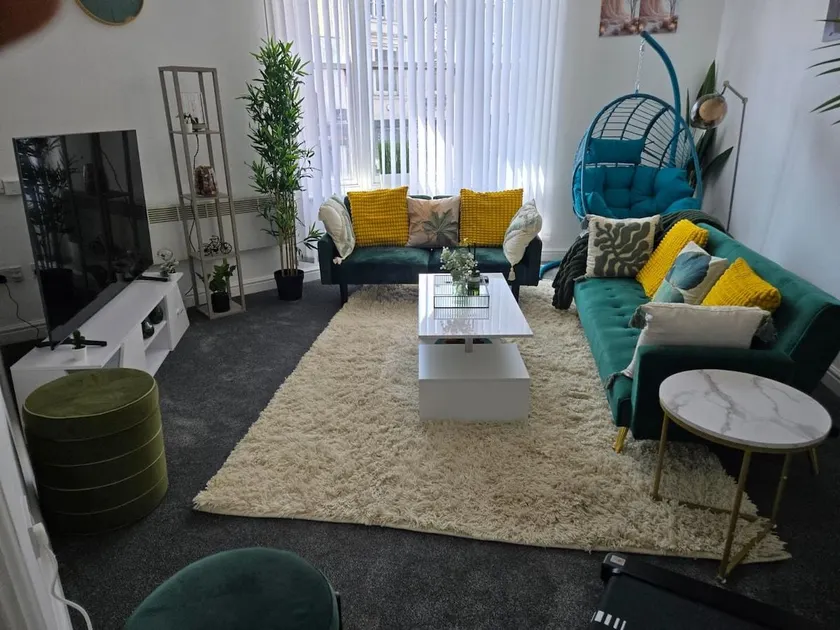 Glams luxury flat - Image 1