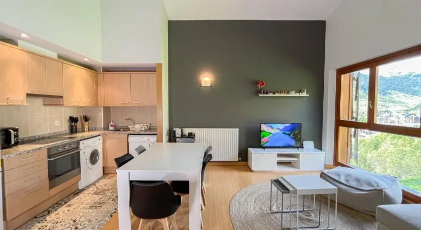 Ático De 3 Habitaciones Con Vistas Soldeu - Parking incluido l by BonesVacances - Image 1