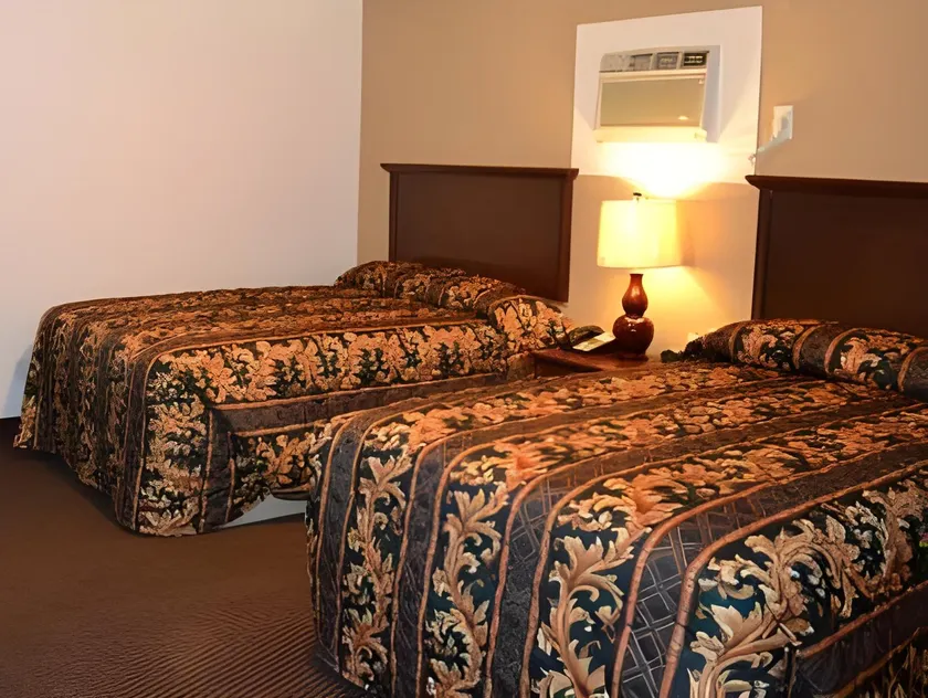 Budget Inn Hamilton - Image 1