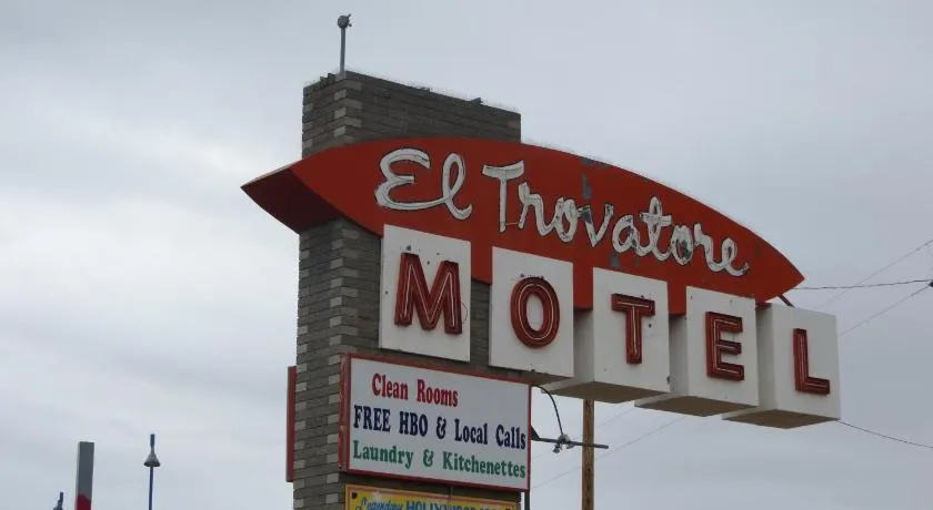 El Trovatore Motel - Image 1