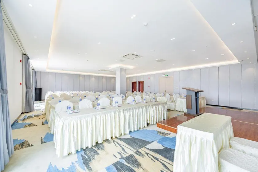 Xianghe No.1 Holiday Hotel - Image 1