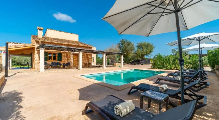 Traditional house Casa Binitaref with pool in Sineu - Image 1