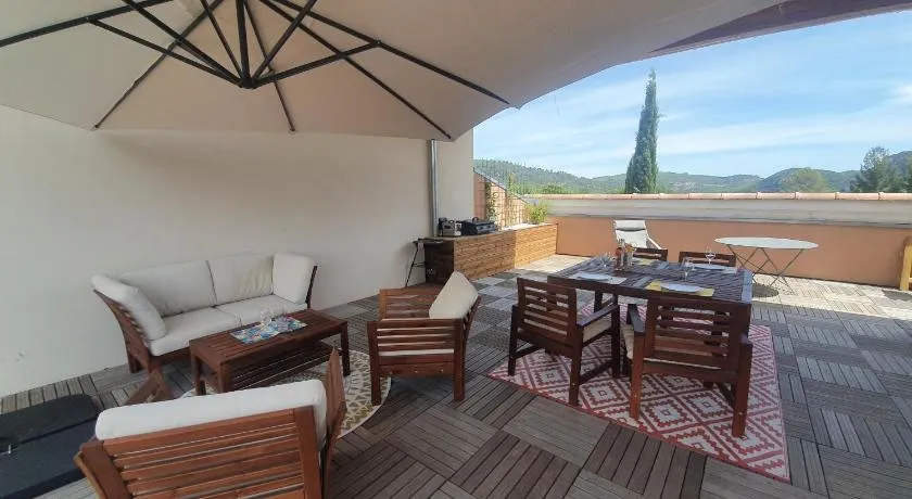 Terrasse 130m2 panoramique avec Climatisation Piscine - 3 chambres - Image 1