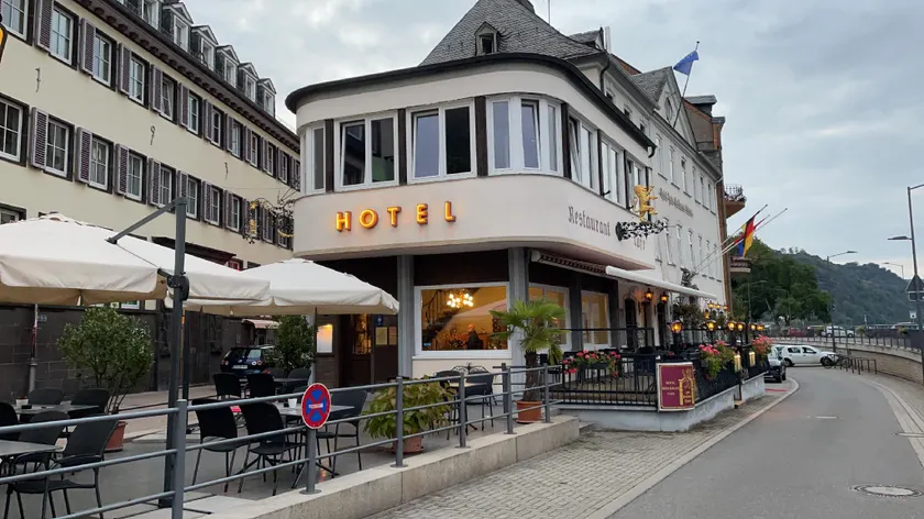 Hotel zum Goldenen Löwen - Restaurant - Panoramabar - Terrassen - Events - Rheinblick - Geschichte seit 1728 - Image 1