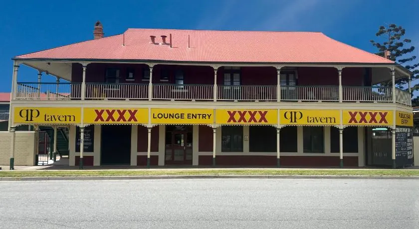 Queensport Tavern And Motel - Image 1