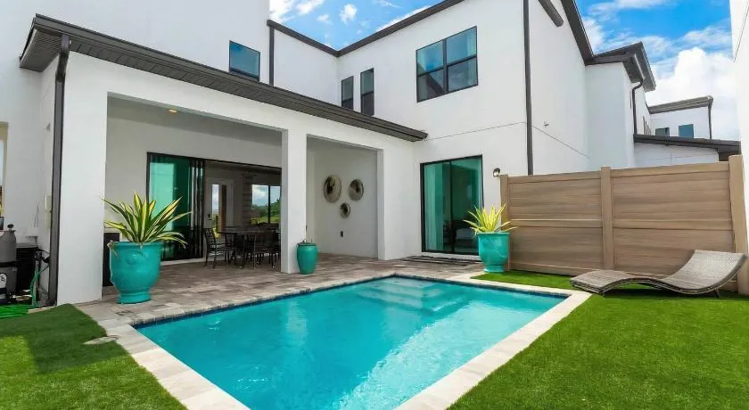 5BR Family Home w Private Pool Near Disney - Image 1