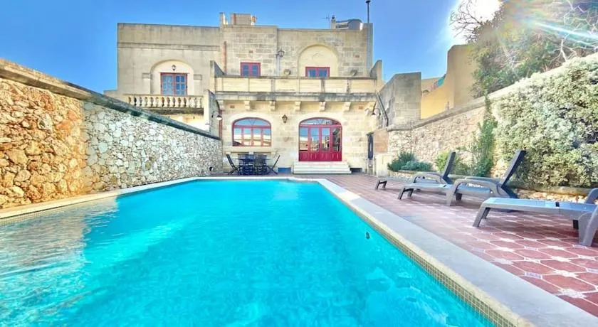 Villa Rossa Gozo - 5 bedroom ensuite with pool & jacuzzi - Image 1