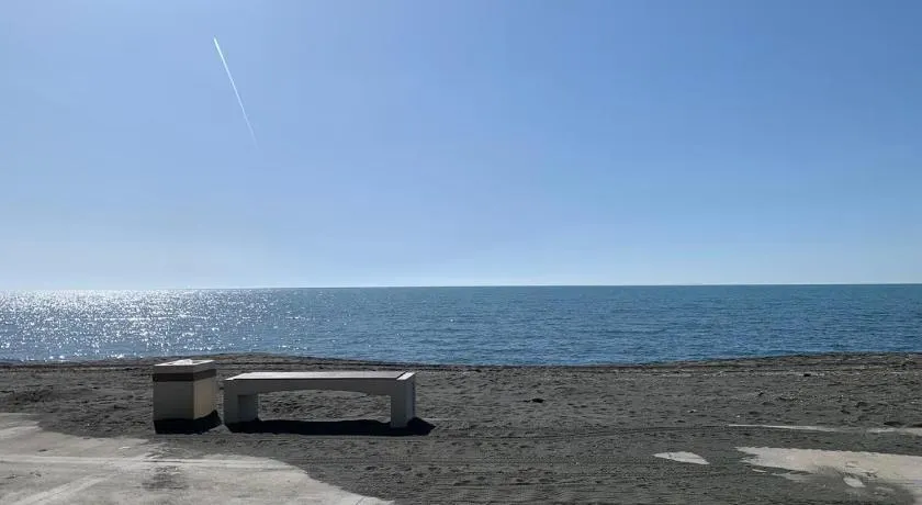 Bohemia, 50m to Beach, 2 Bedrooms, Sleeps 6-8 - Image 1