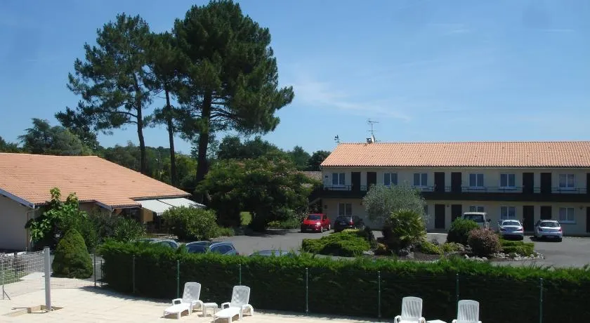 Hôtel Restaurant Les Bruyères - Image 1