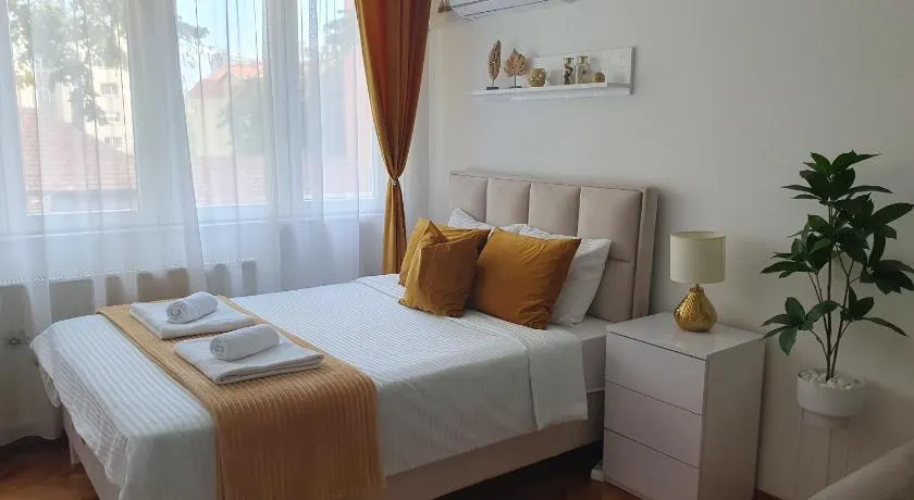 Golden Apartment - Image 1