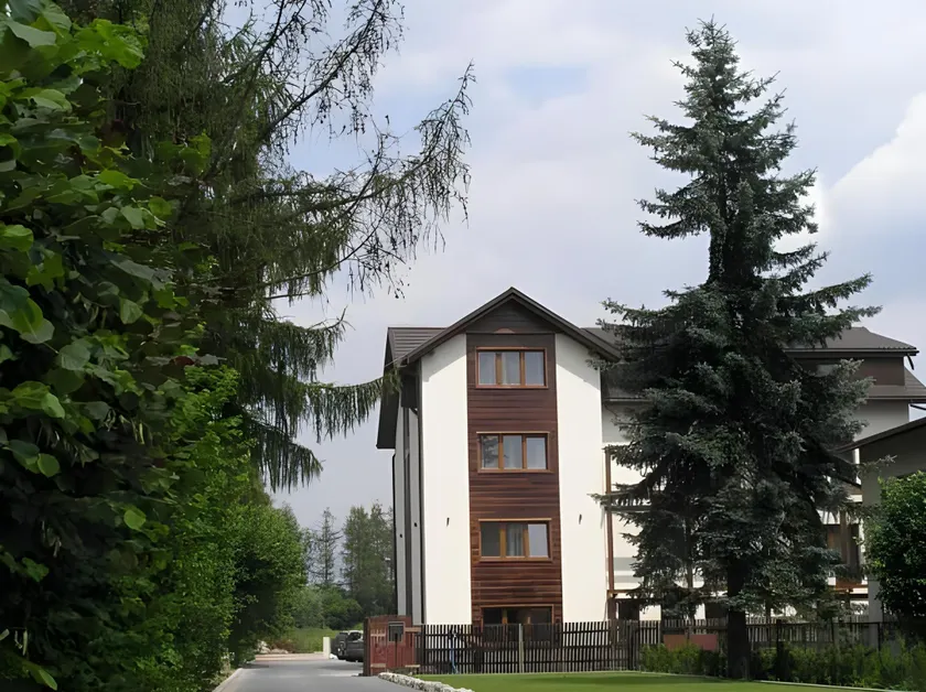 Old Tree Villa & Restaurant - Image 1