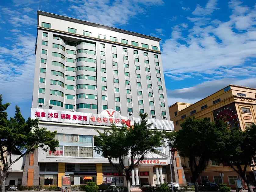 Vienna Classic Hotel Guangdong Huizhou Dahuxi Shuidong Street - Image 1