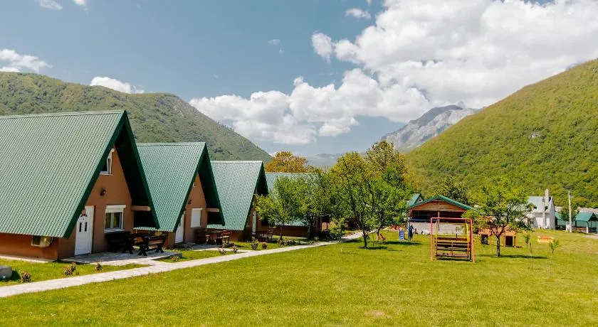 Bungalow Holiday - Image 1