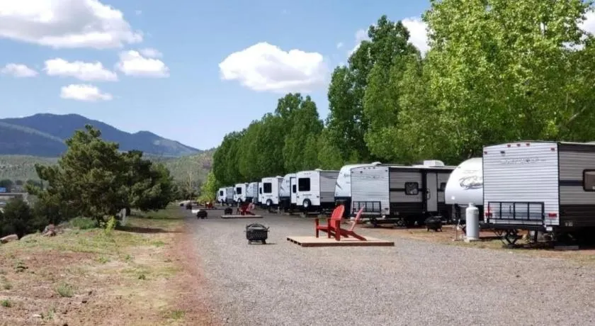 Grand Canyon RV Glamping - Image 1