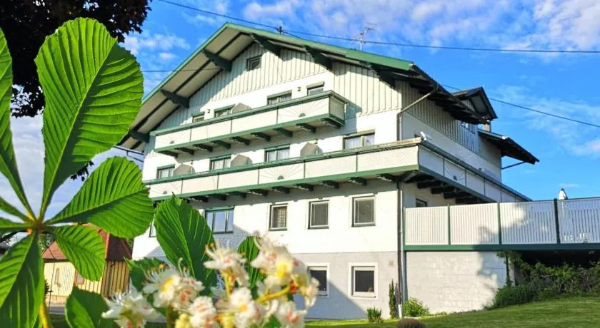 Landgasthof & Seminarhotel Kobleder - Image 1
