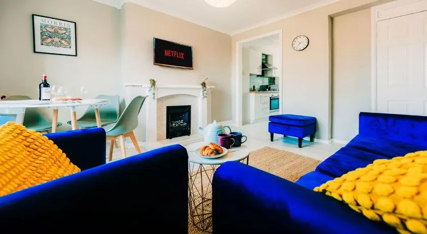 London's Great Escape 2 Bed Flat - Image 1