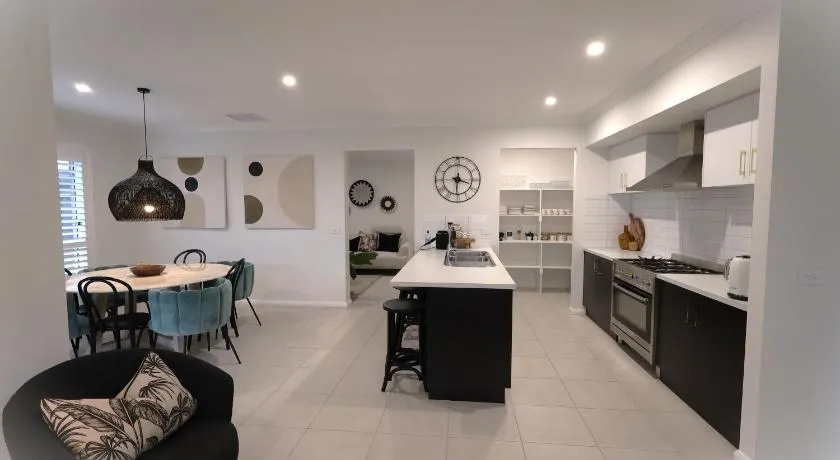 Brand new 4 bedroom home with Golf Views - Image 1