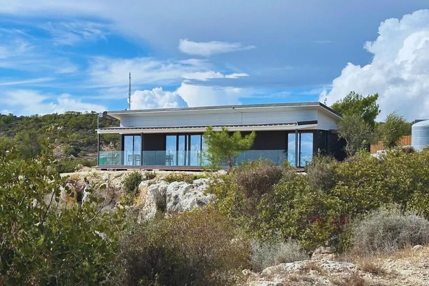 Tiny Home with Huge View - Image 1