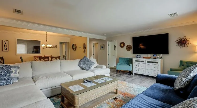 523 Queens Grant Big Comfortable Couch 75 In Smart TV 2 Kings Queen & Twin bunks Sleeper Sofa Wifi - Image 1