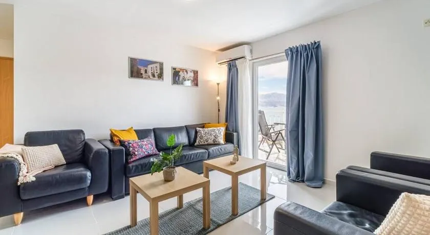 Luka 2 SEA&Beach front apartment - Image 1