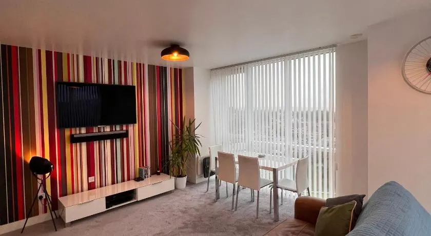 K D Tower Lux Apartment - Image 1