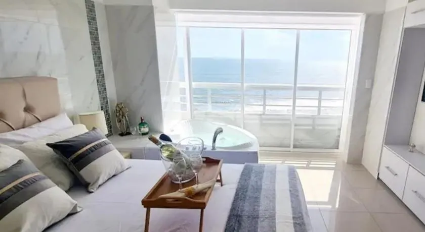 Ecusuites Playas Preference Penthouse Jacuzzi & Vista Mar - Image 1