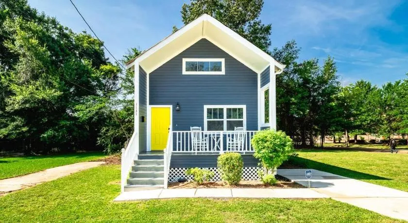 Little Jxn Gem - 5 Mins to Downtown, Walk to JSU - Image 1
