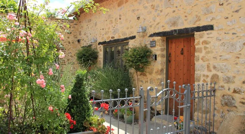 Courtyard Cottage at Stepps House - Image 1
