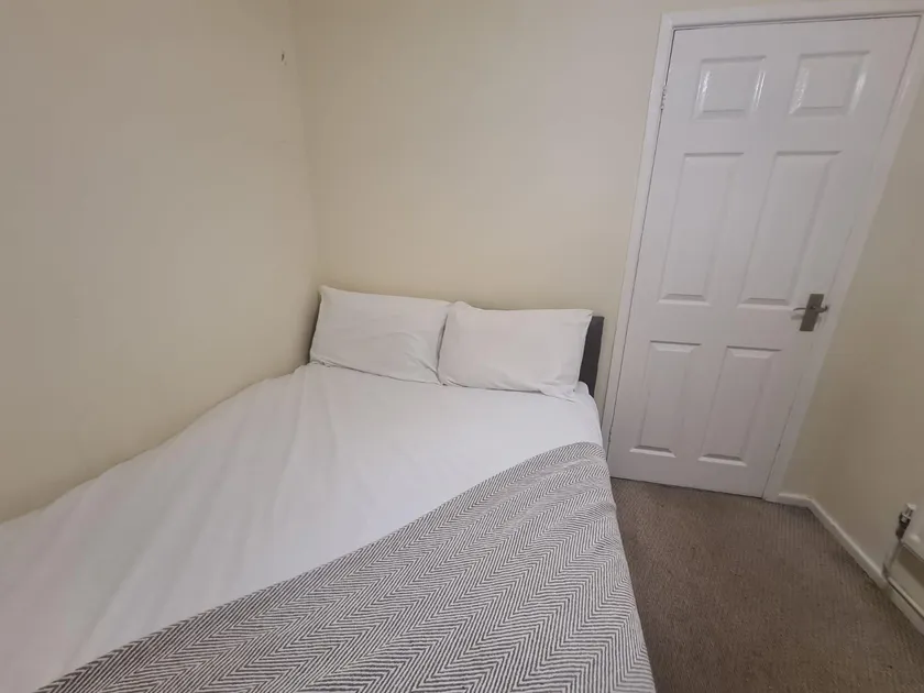 Comfortable two bed apartment - Image 1